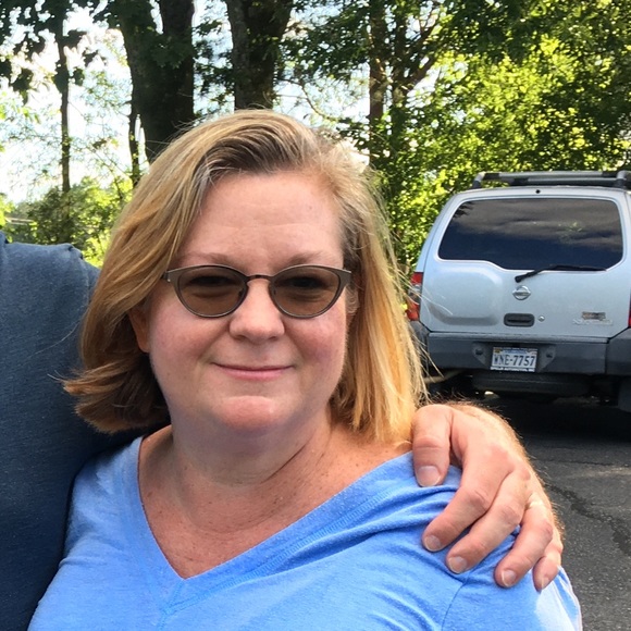 Meet your Posher, Amy - Picture 1 of 1